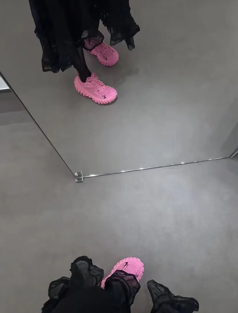 Массивные кроссовки Balenciaga в стиле автомобильных шин - унисекс - розовые