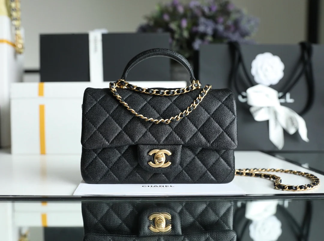 Сумка Chanel Coco Handle - выстиранная телячья кожа с текстурой 
