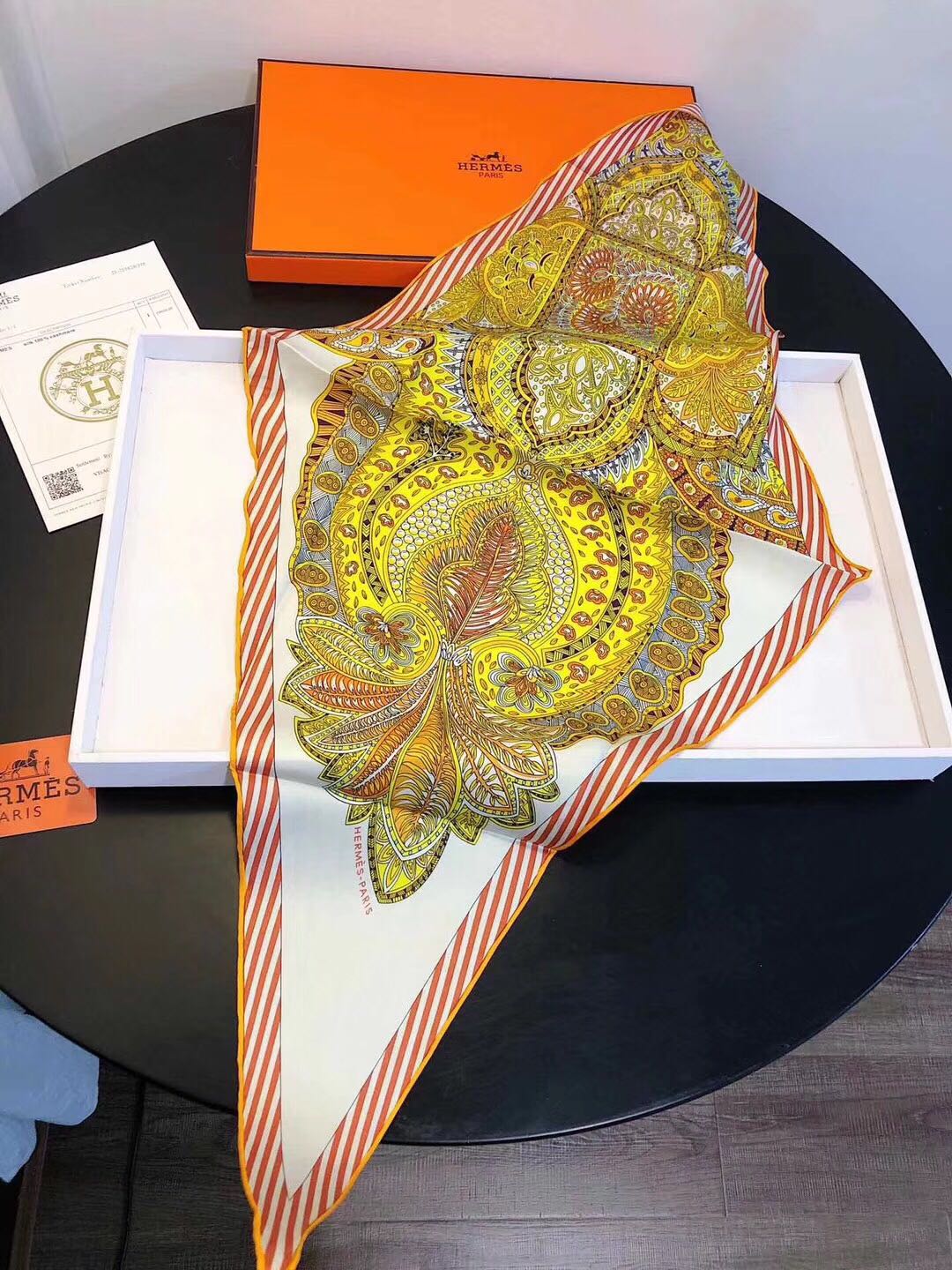 Hermes - Новейший шарф Garden Diamond - 100% - Твиловый шелк - 43-115 см