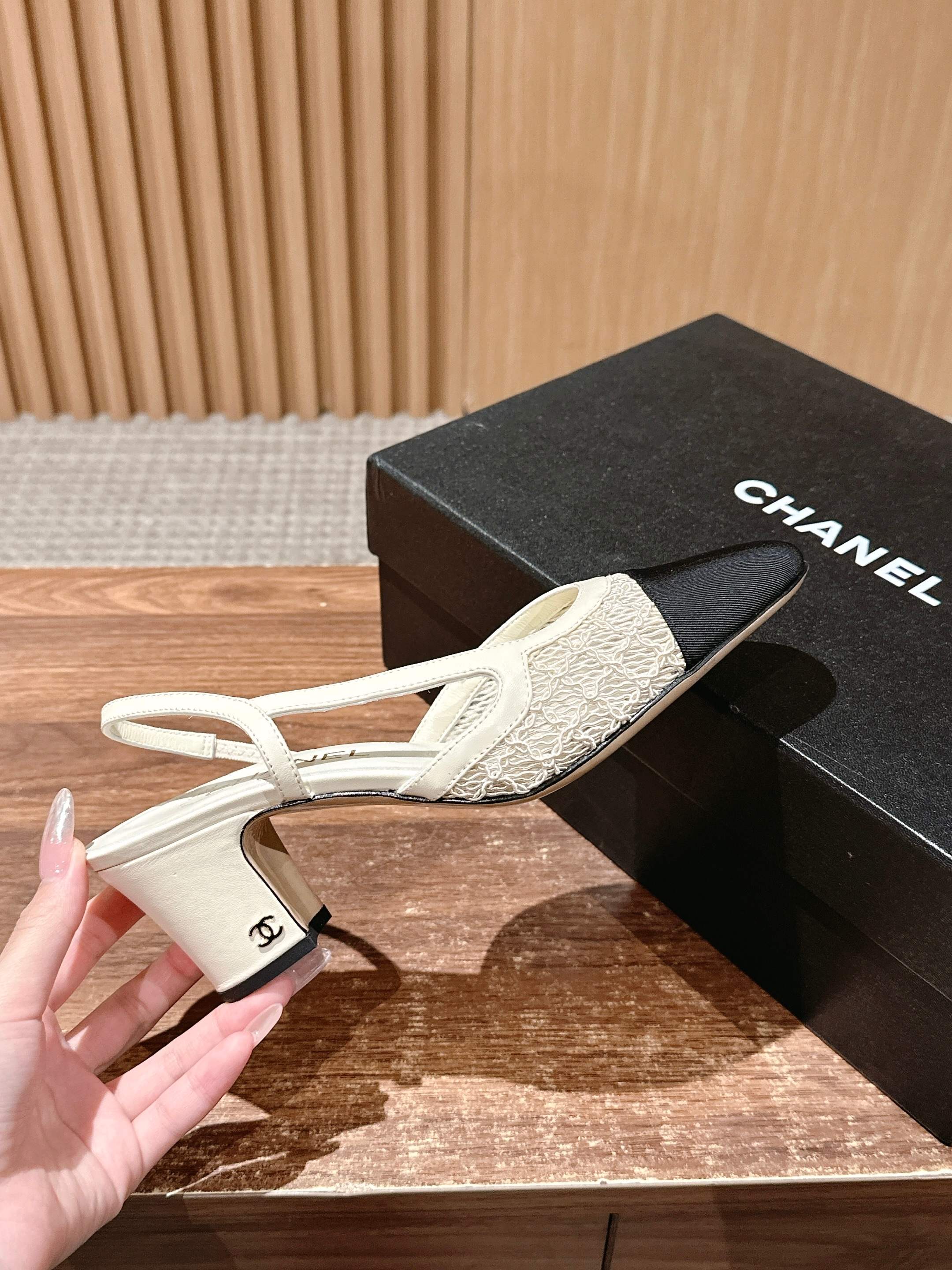 Chanel - Кружево и отделка из шаньдунского шелка - Туфли на массивном каблуке - Бежевый