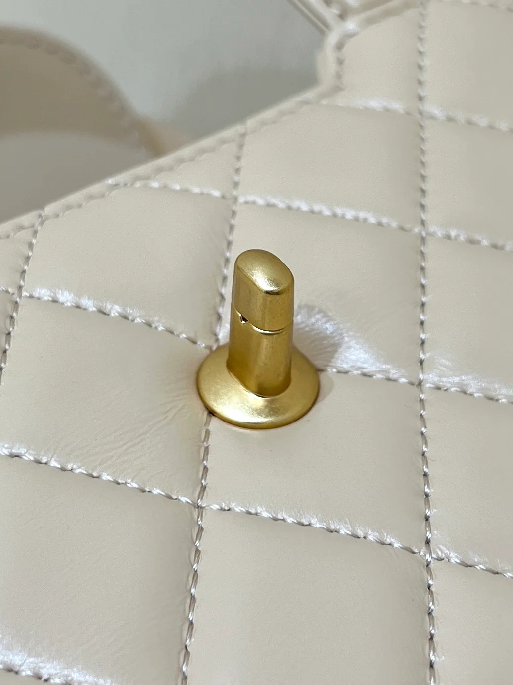 Chanel 25c Kelly - Абрикосовый