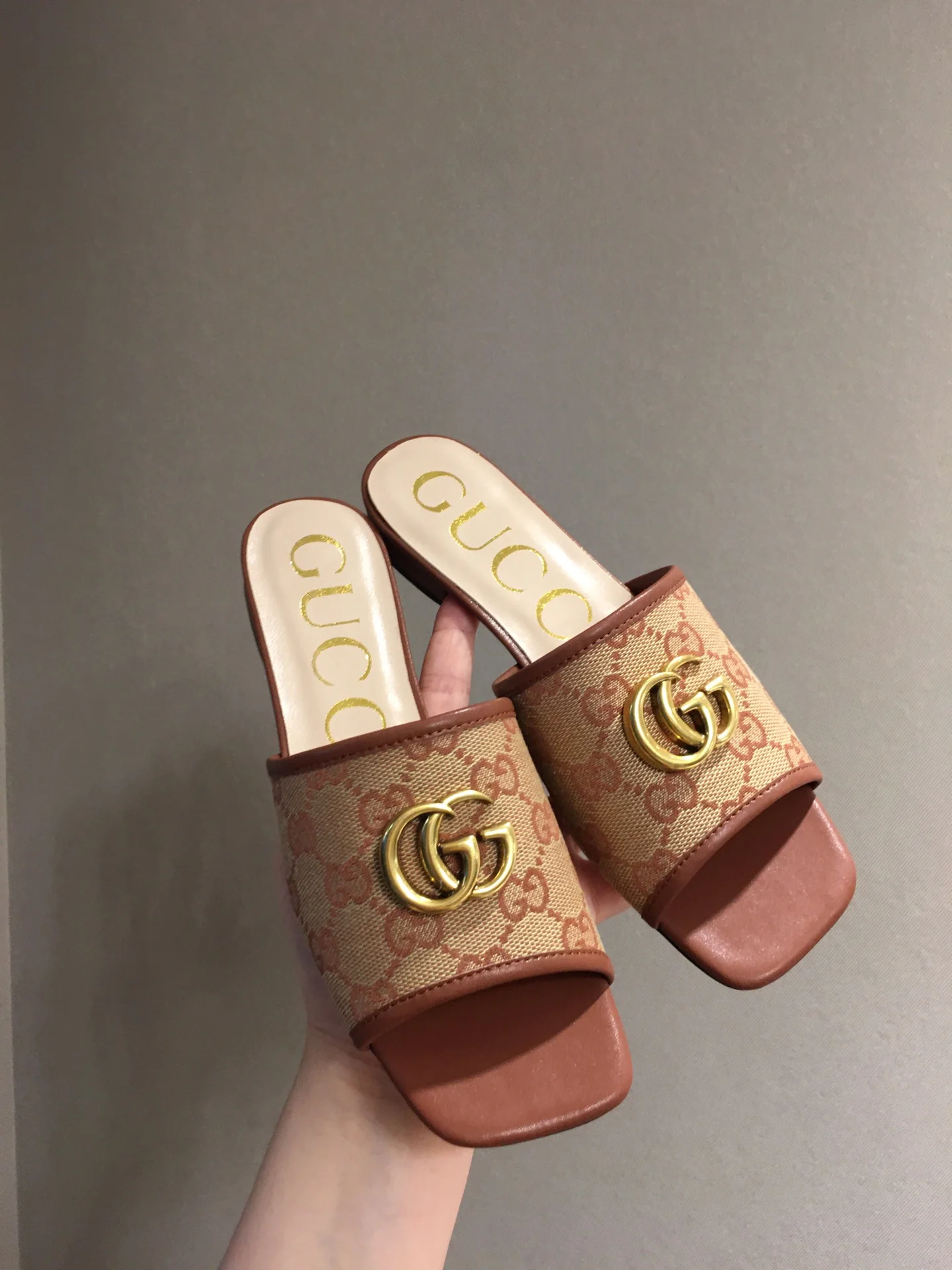 Тапочки Gucci с квадратным носком