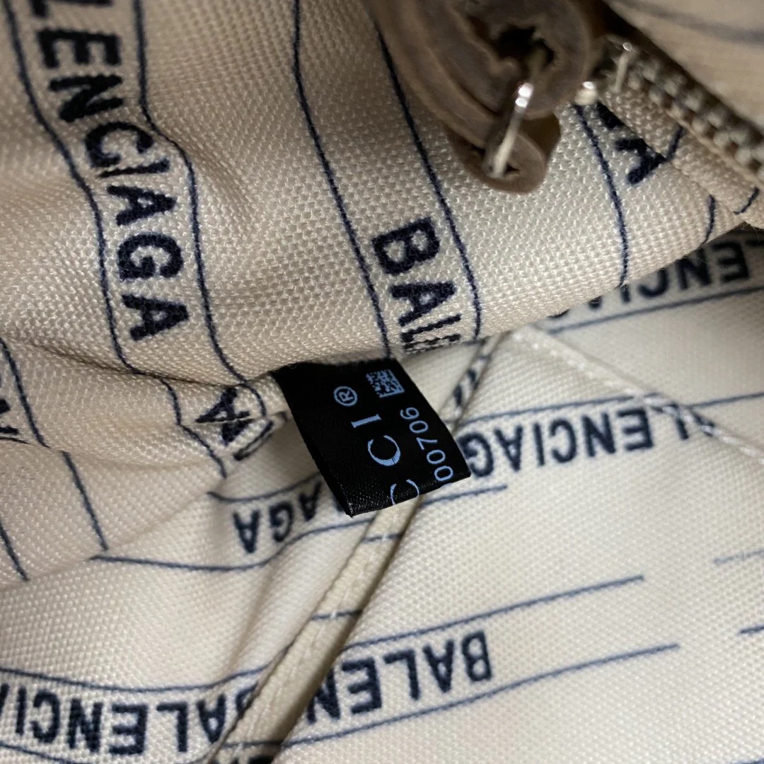 Сумка Neo Classic от Gucci, созданная в рамках парижской коллаборации.