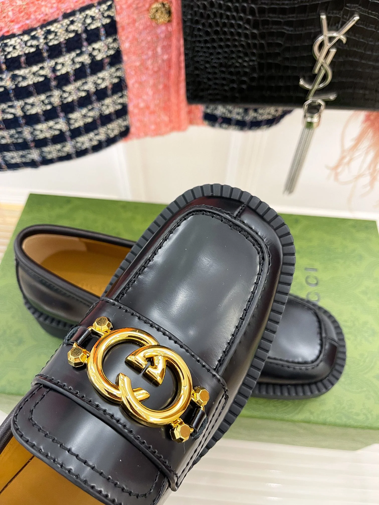 Gucci - Ретро-туфли в стиле афро