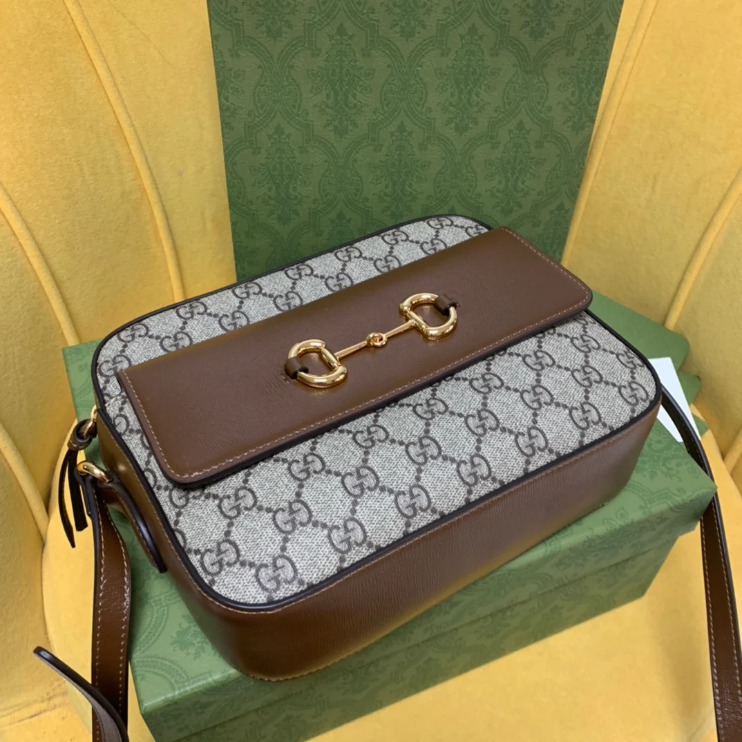 Сумка для фотоаппарата Gucci 1955 с пряжкой в ??виде подковы