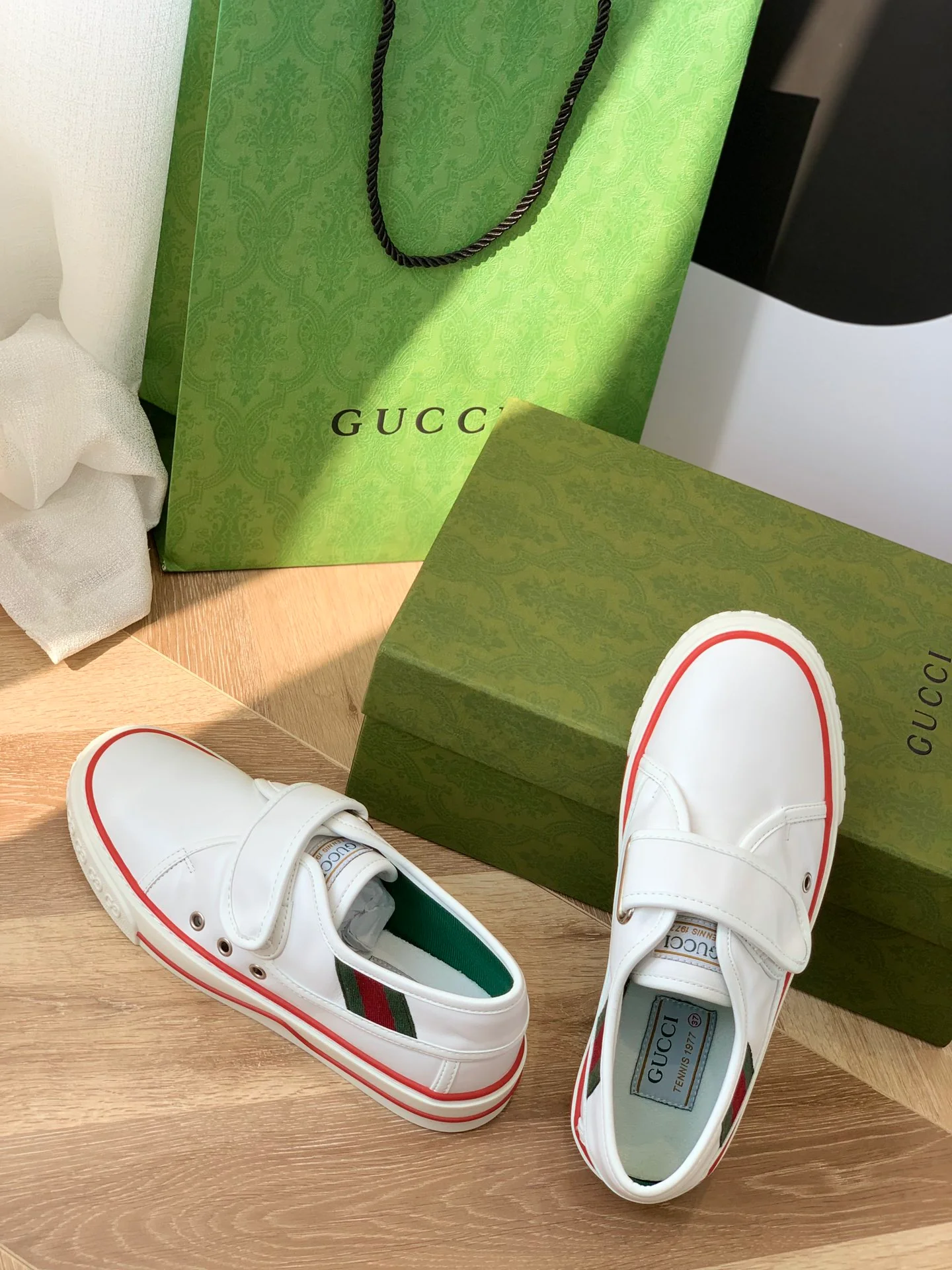 Белые парусиновые кеды Gucci