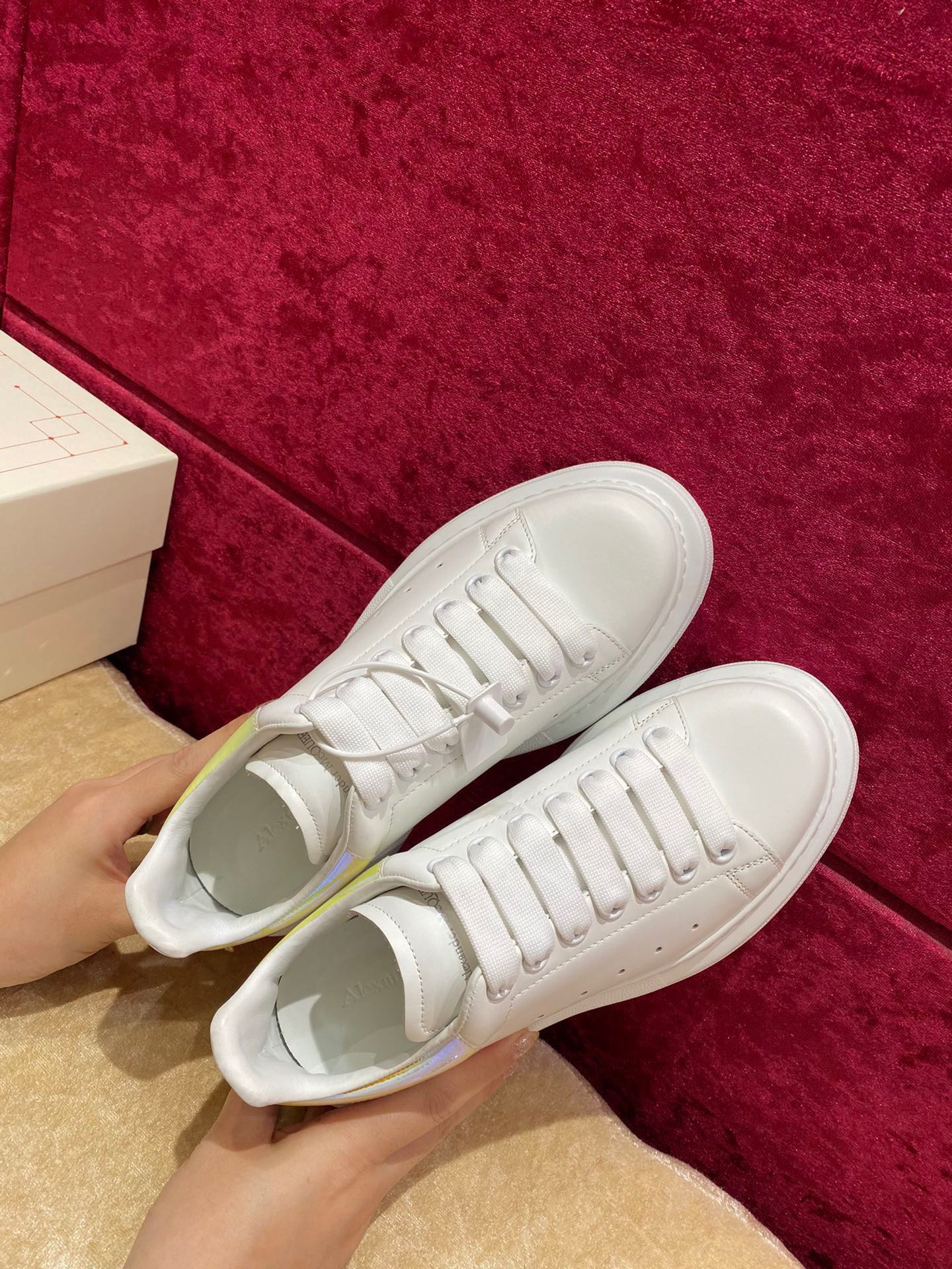 McQueen - Классические белые кроссовки - Желтая задняя часть