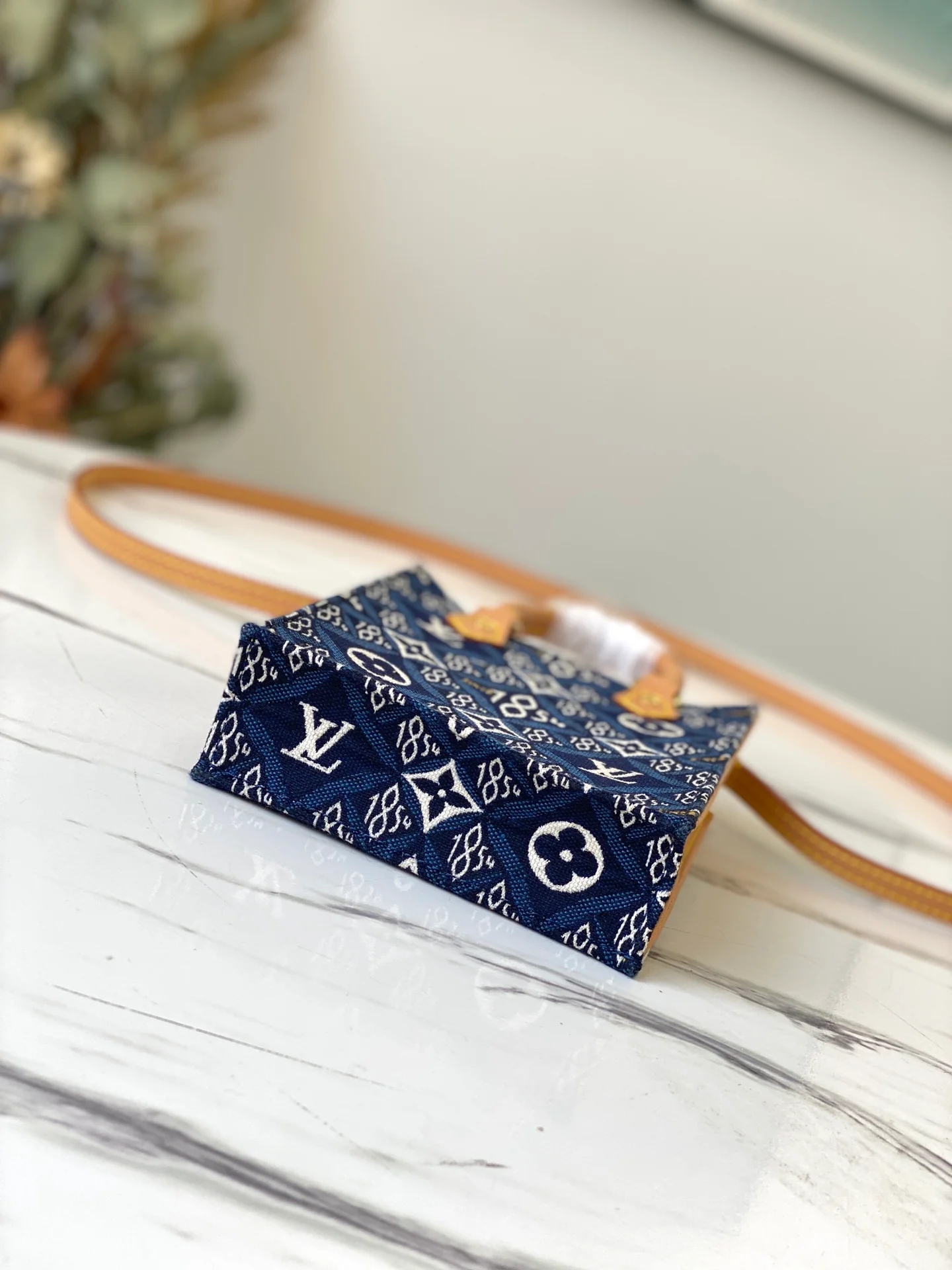 lv-m80288-petit-sac-plat-handbag