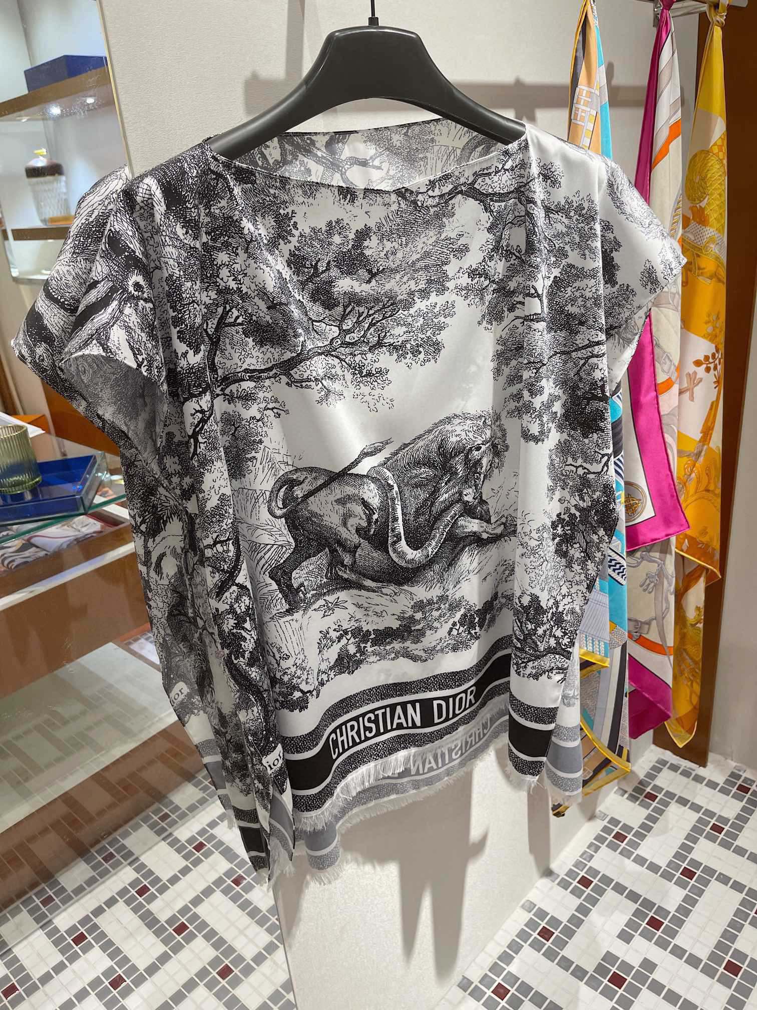 Dior - Шелковая накидка/шаль