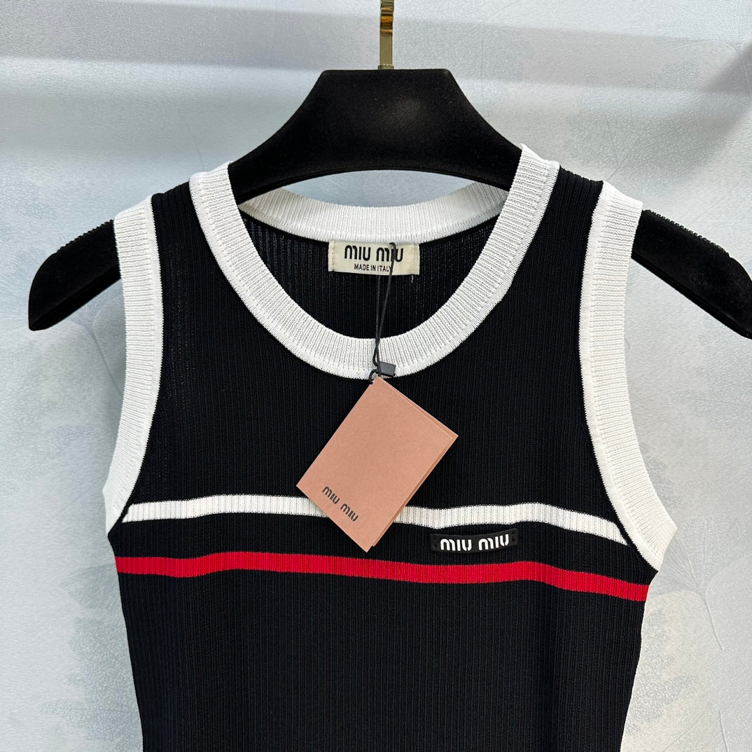 Miu Miu-2404 - Приятный для кожи жилет из шелкового хлопка с круглым вырезом и полосатым дизайном в стиле колор-блок.