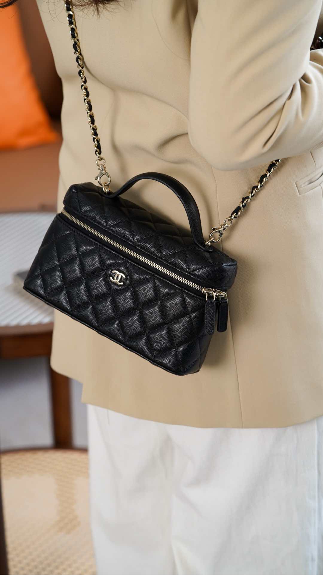 Сумка-ланчбокс Chanel 25c Lychee Beef - черно-золотая