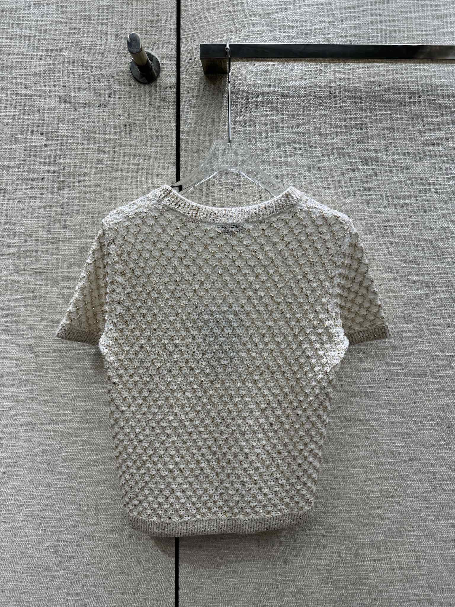 Chanel 2403 Черный с серебряными пайетками, вязаный, с коротким рукавом - белый