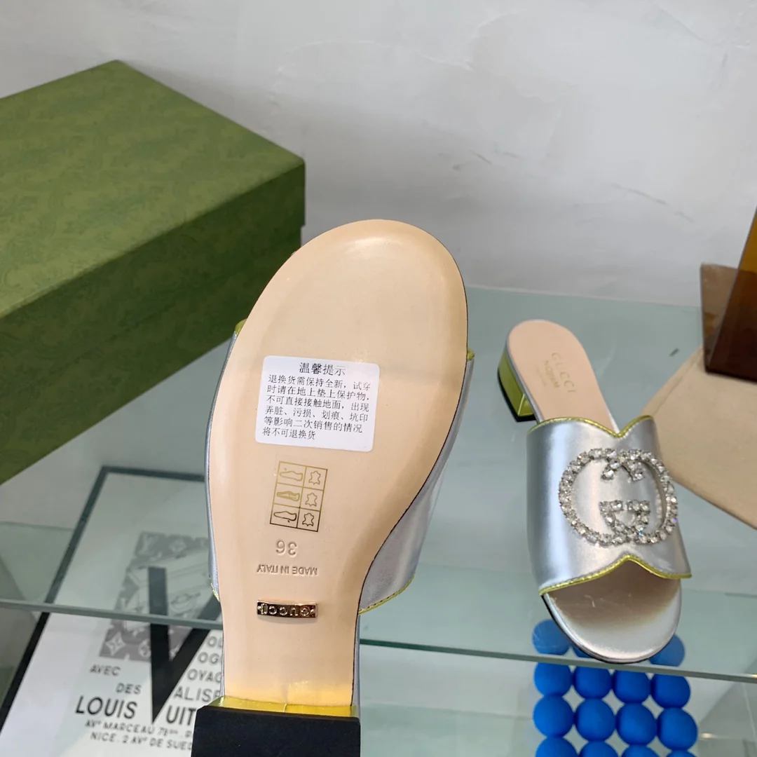 Новинка сезона весна/лето 2022 — тапочки с двойной буквой G — 3 шт.