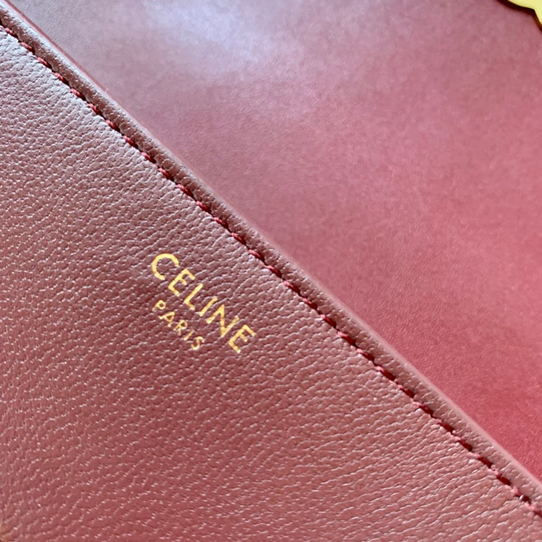 Celine TRIOMPHE 大号亮泽光滑羊皮革翻盖长夹