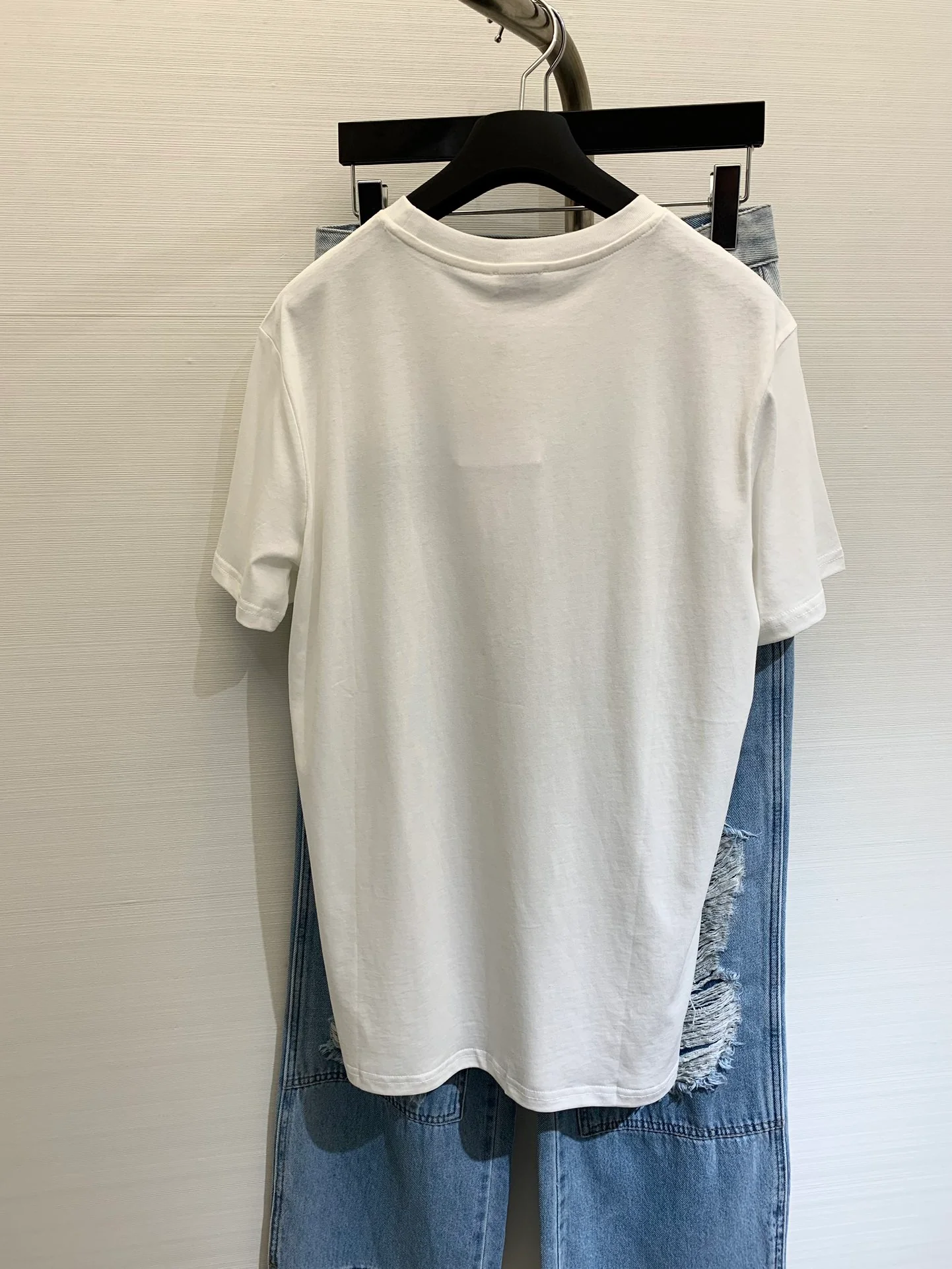 Футболка Chanel 2404 Весна/Лето в винтажном стиле, с вышивкой, квадратным вырезом, коротким рукавом, белая.