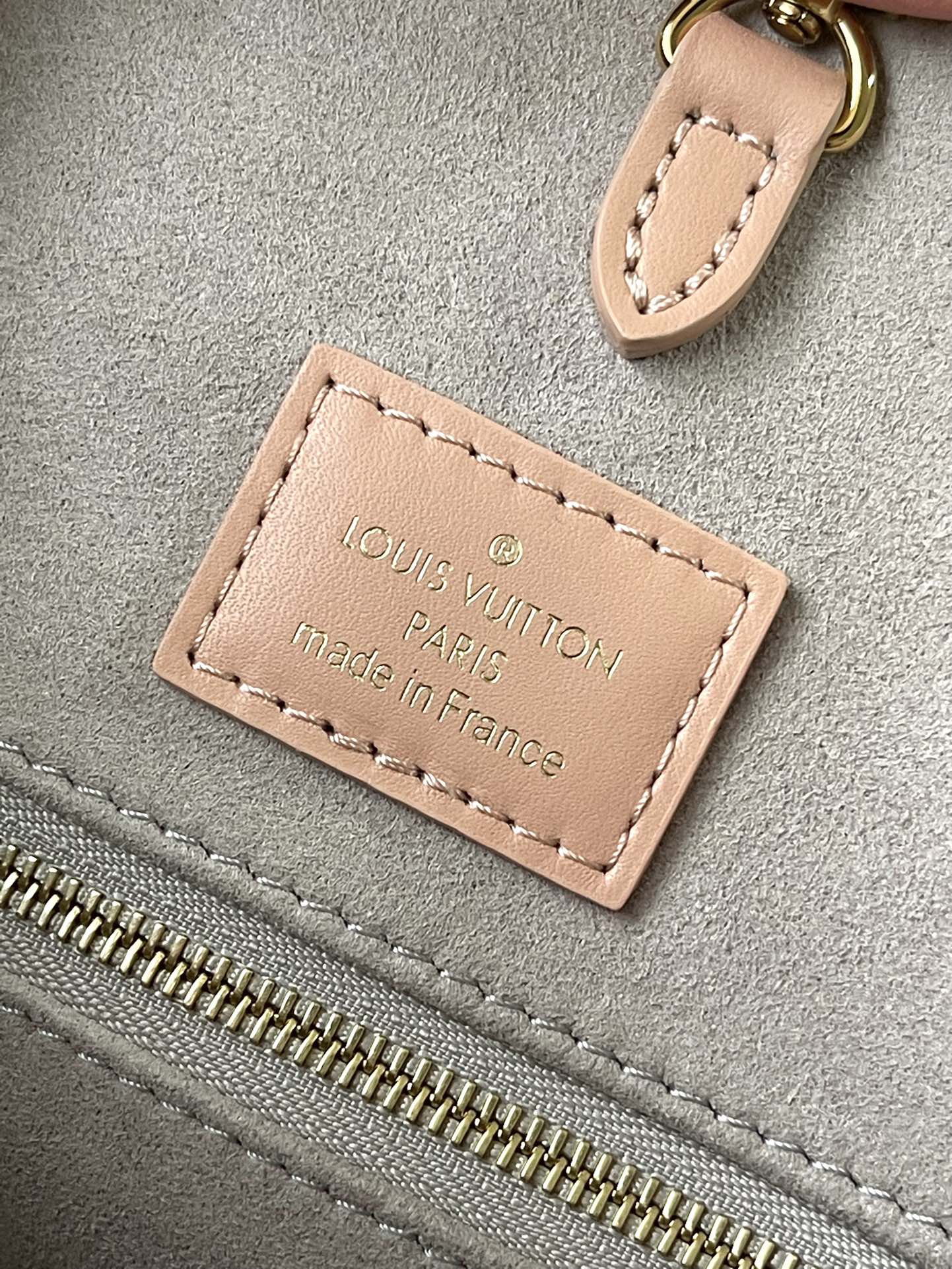 m46286-LV-onthego-mm-pink