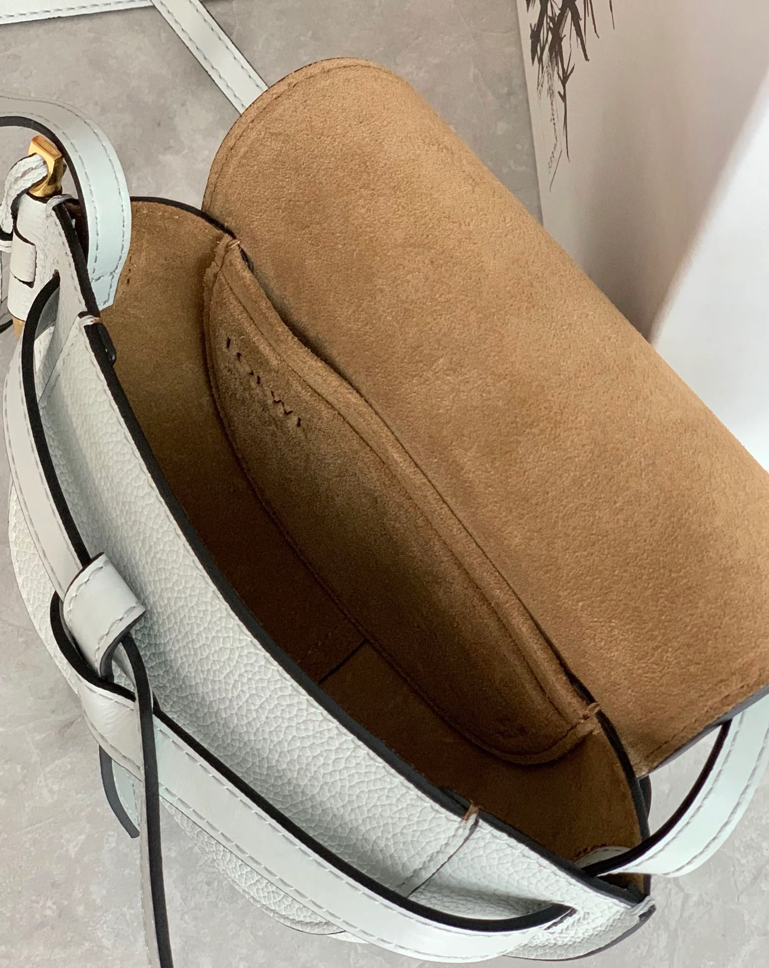 Loewe-gate-mini-21x12-5x9-5-cm-9