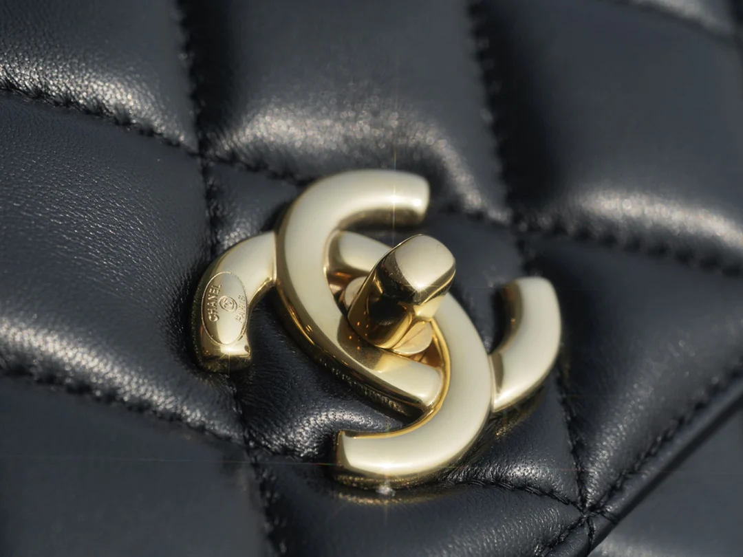 Chanel Trendy CC Classic Black Quilted Pattern - 25cm