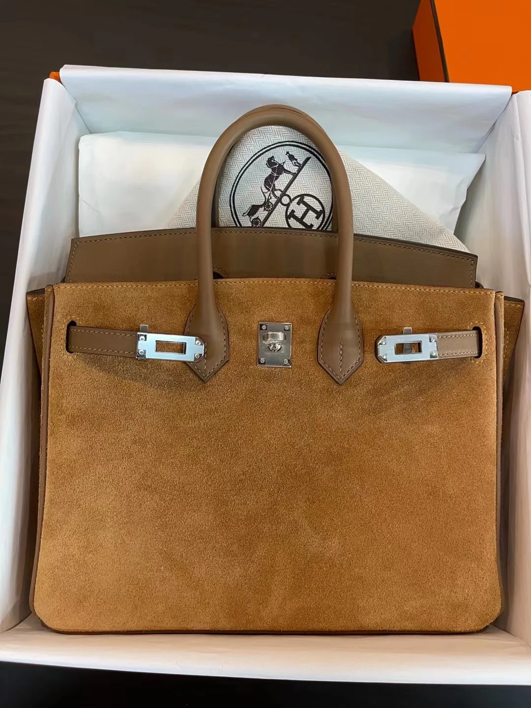 Сумка Hermes Birkin 25 Teddy Bear из замши с серебряной пряжкой и гравировкой.