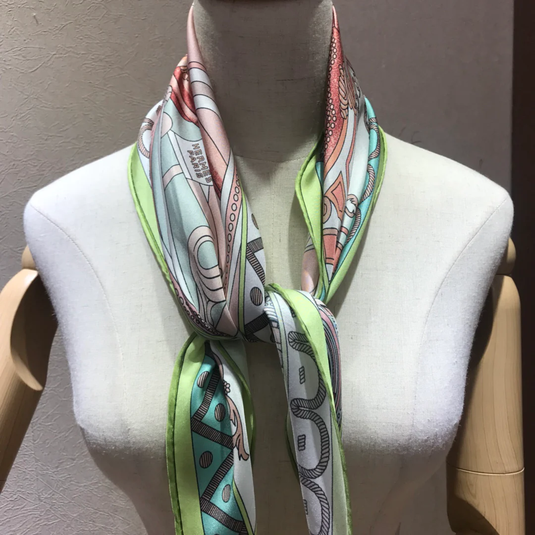 Hermes - Новейший шарф Garden Diamond - 100% - Твиловый шелк - 43-115 см