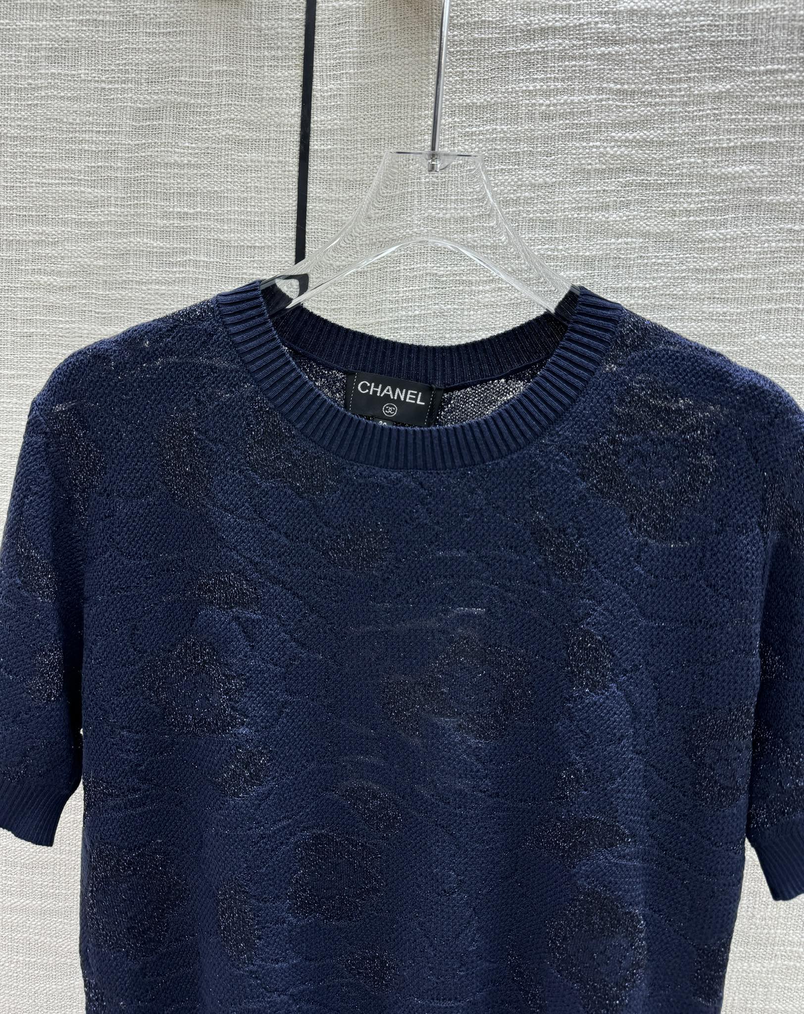 Платье Chanel 2403 Camellia Knit с коротким рукавом, синее.