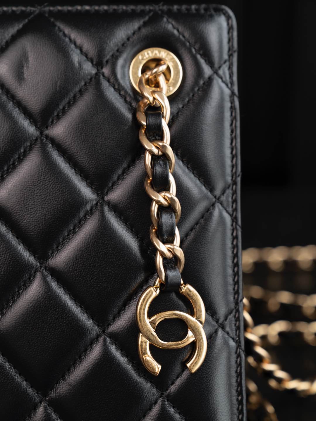 Черная квадратная сумочка на цепочке для вечерних мероприятий