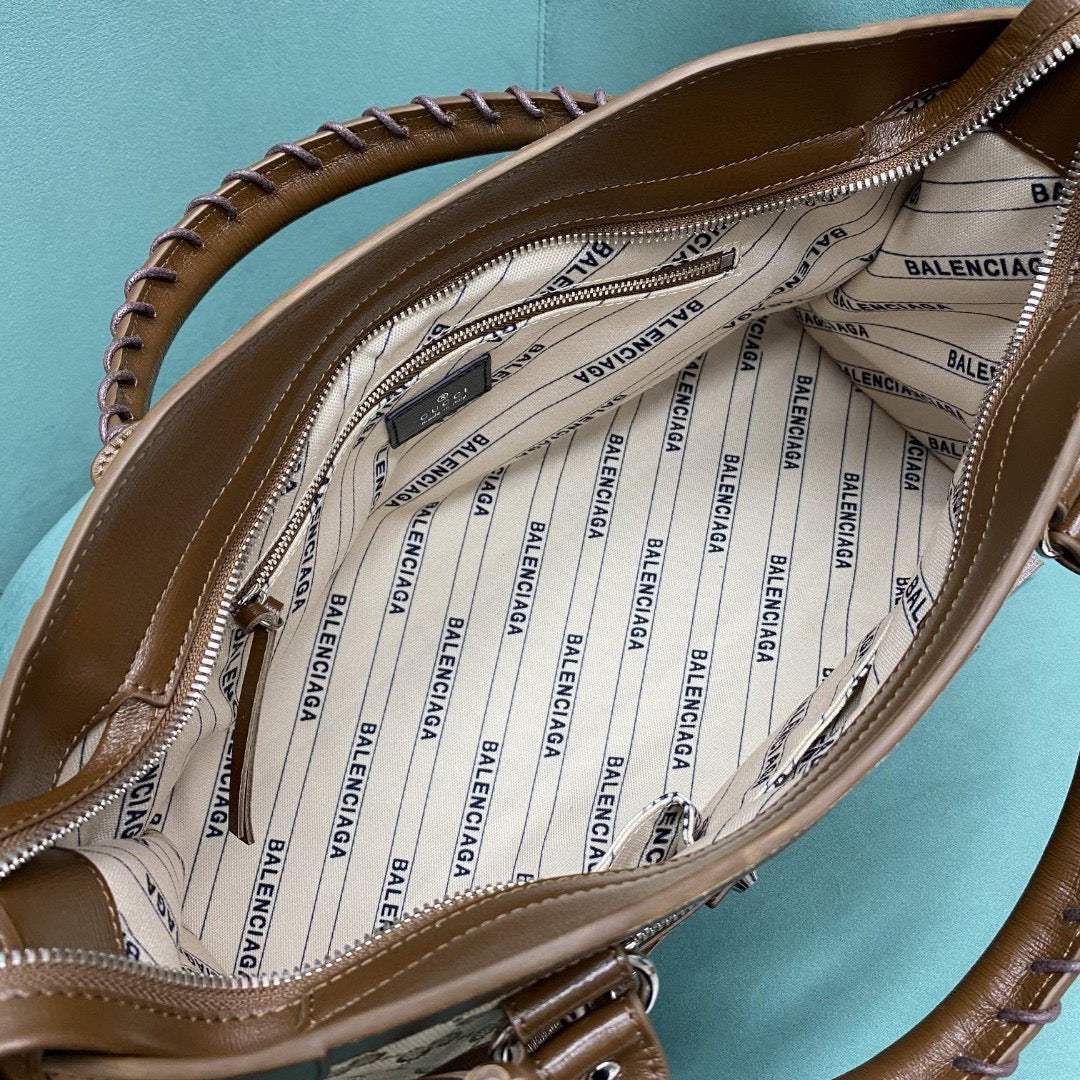 Сумка Neo Classic от Gucci, созданная в рамках парижской коллаборации.