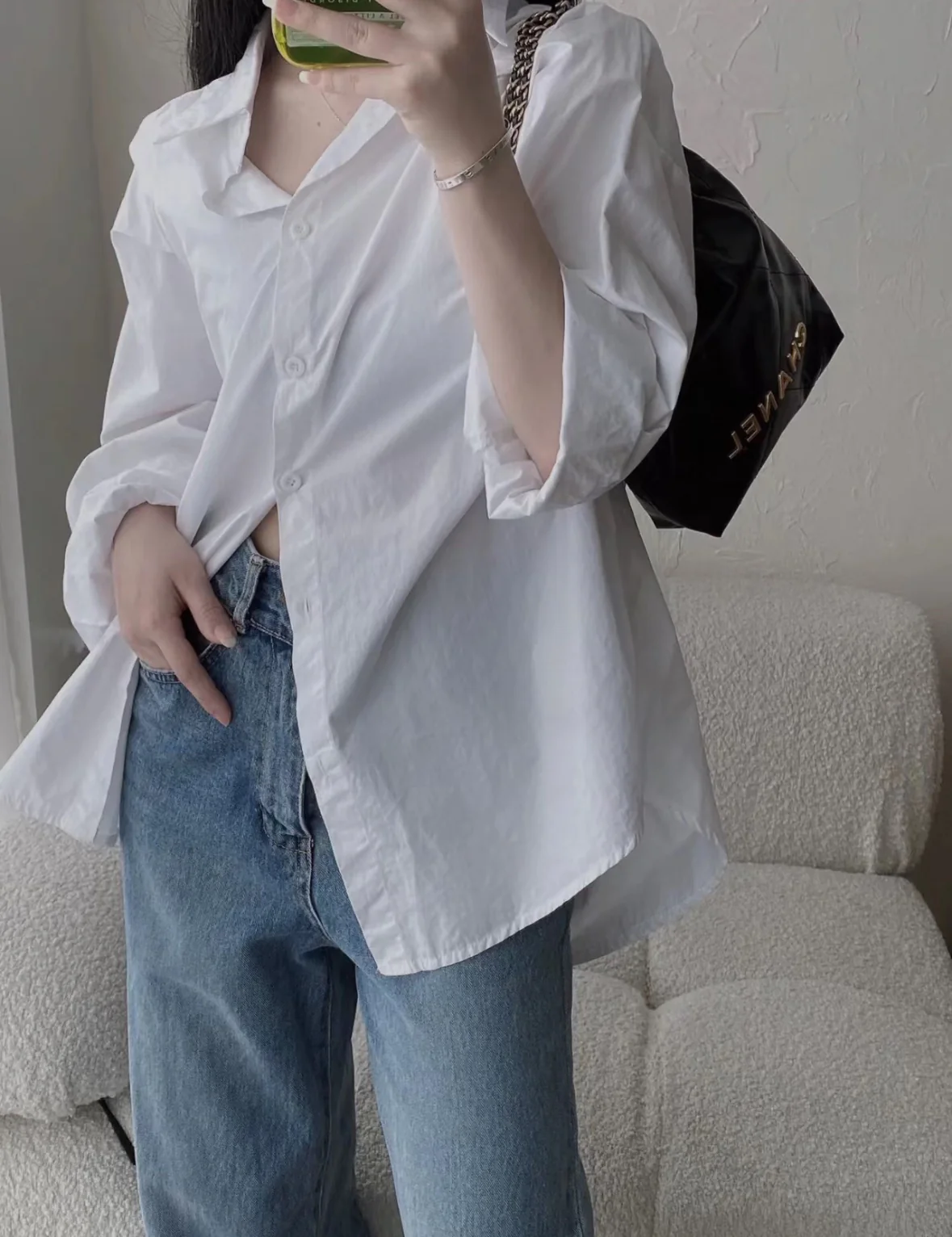 Сумка Chanel No. 22 — черная с золотой цепочкой — черная