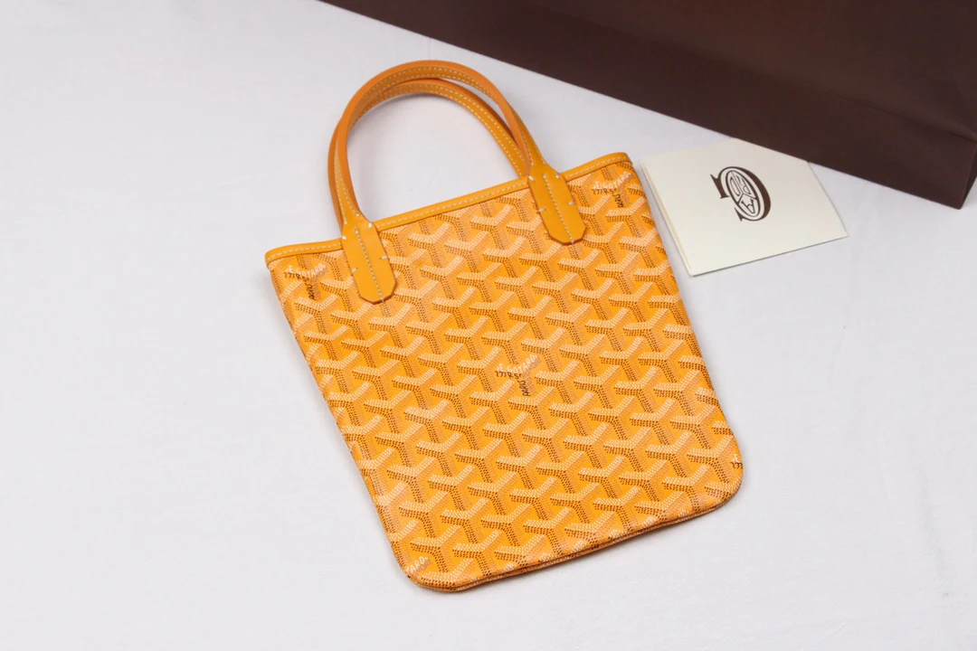 Мини-сумка Goyard
