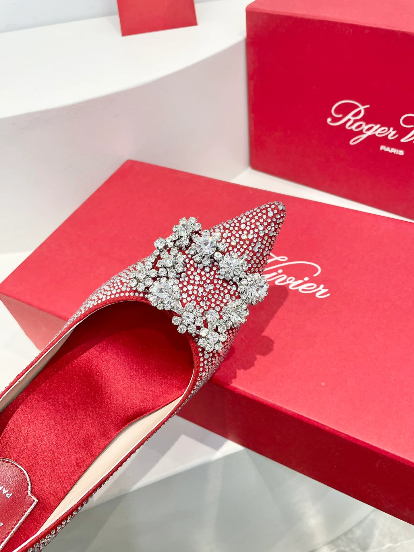 Обувь RV Shoes - Серия ?Кристальные туфли? - Туфли на высоком каблуке со стразами - Красные