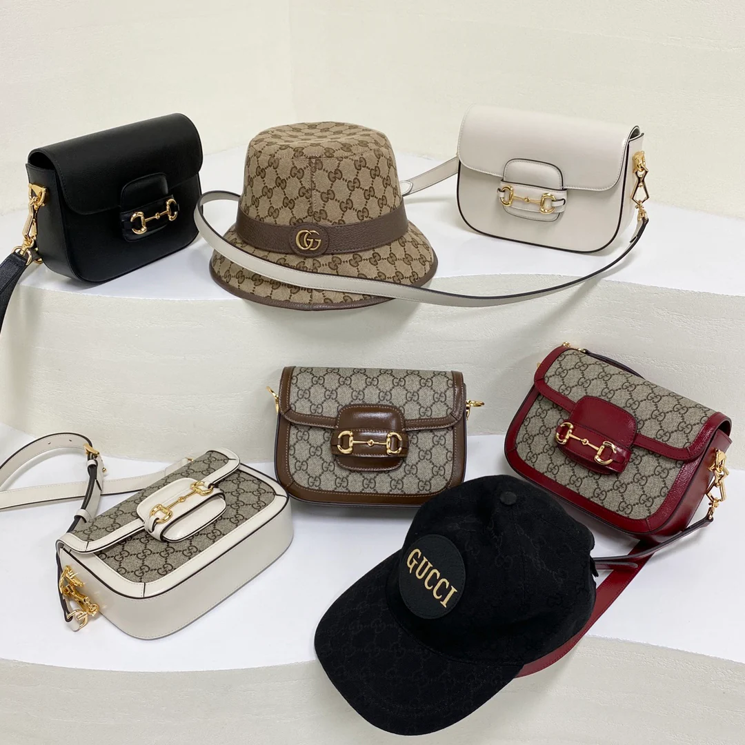 Сумка-седло Gucci 1955 из натуральной кожи с пряжкой в ??виде подковы