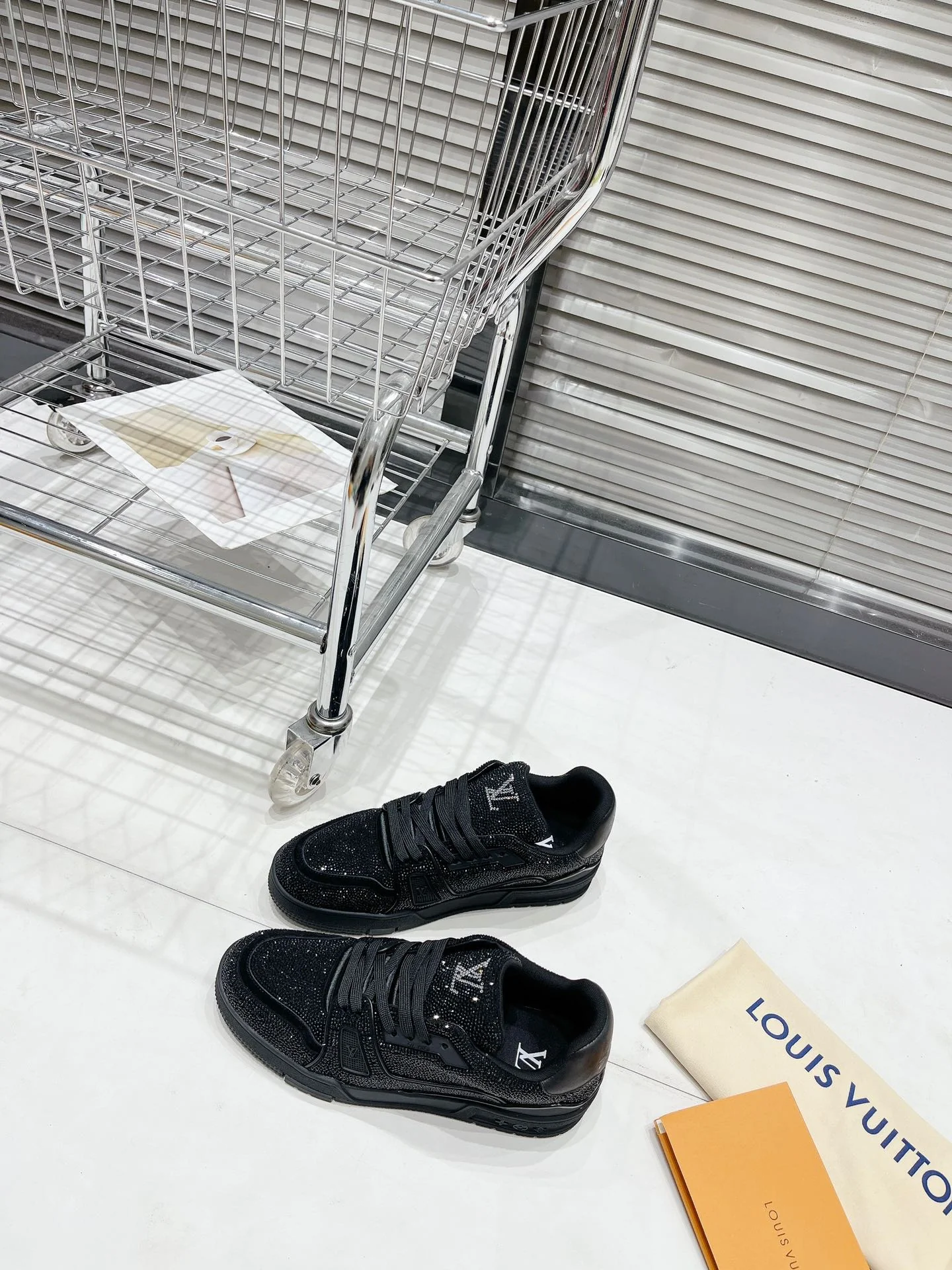 Кроссовки LV Trainer - обувь для скейтбординга - глянцевый черный - унисекс