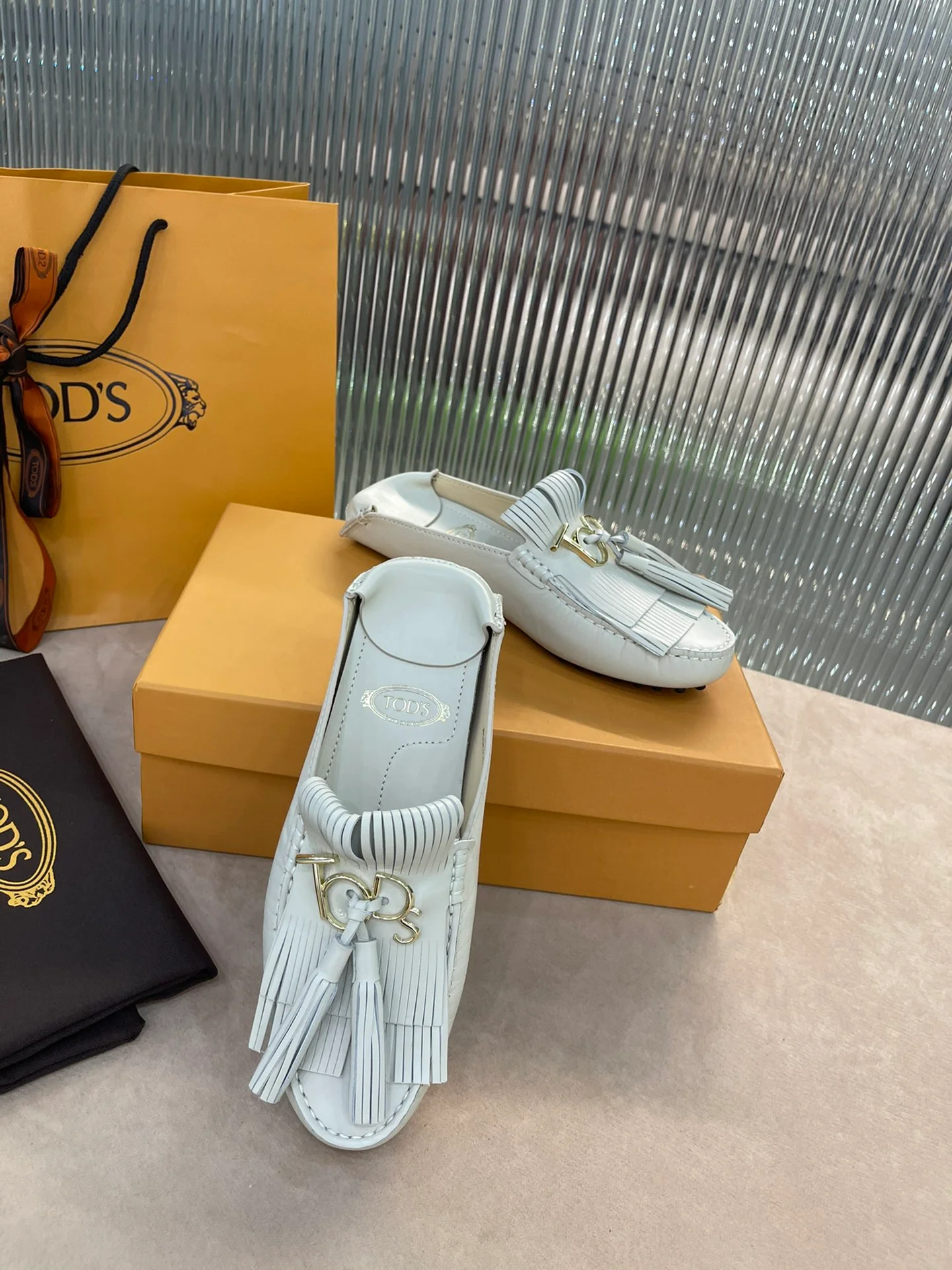 Tods - Двусторонние лоферы - Обувь без шнурков