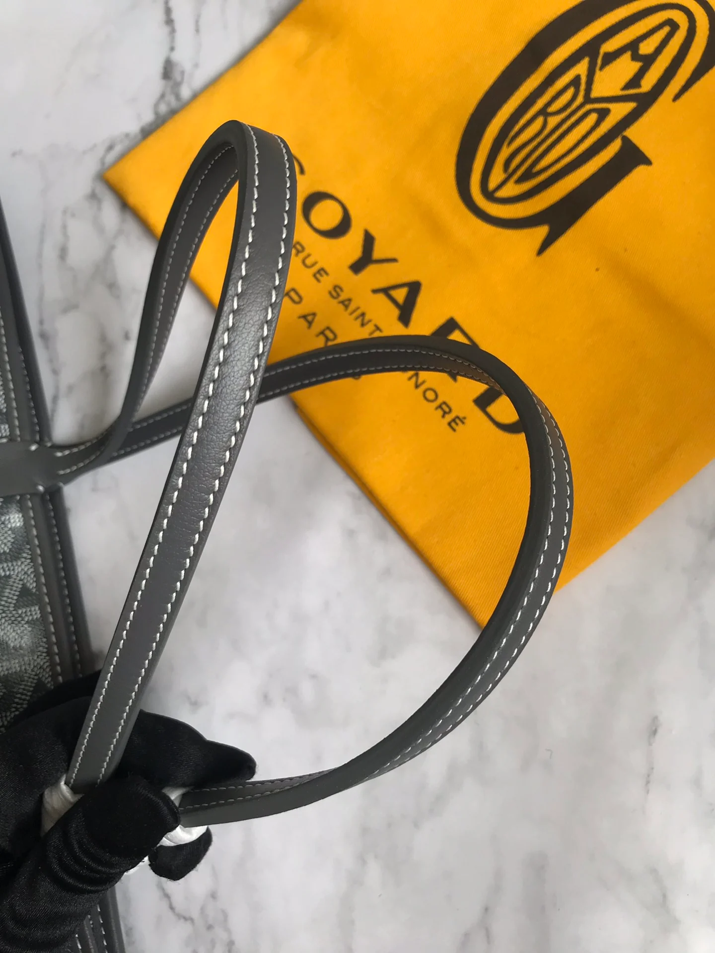 Маленькая сумка-тоут Goyard на молнии - серая