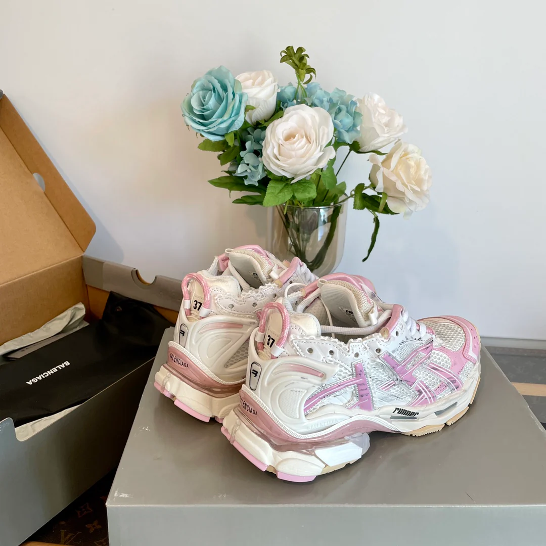 Кроссовки Balenciaga 7th Generation Retro Dad Sneakers - розовые