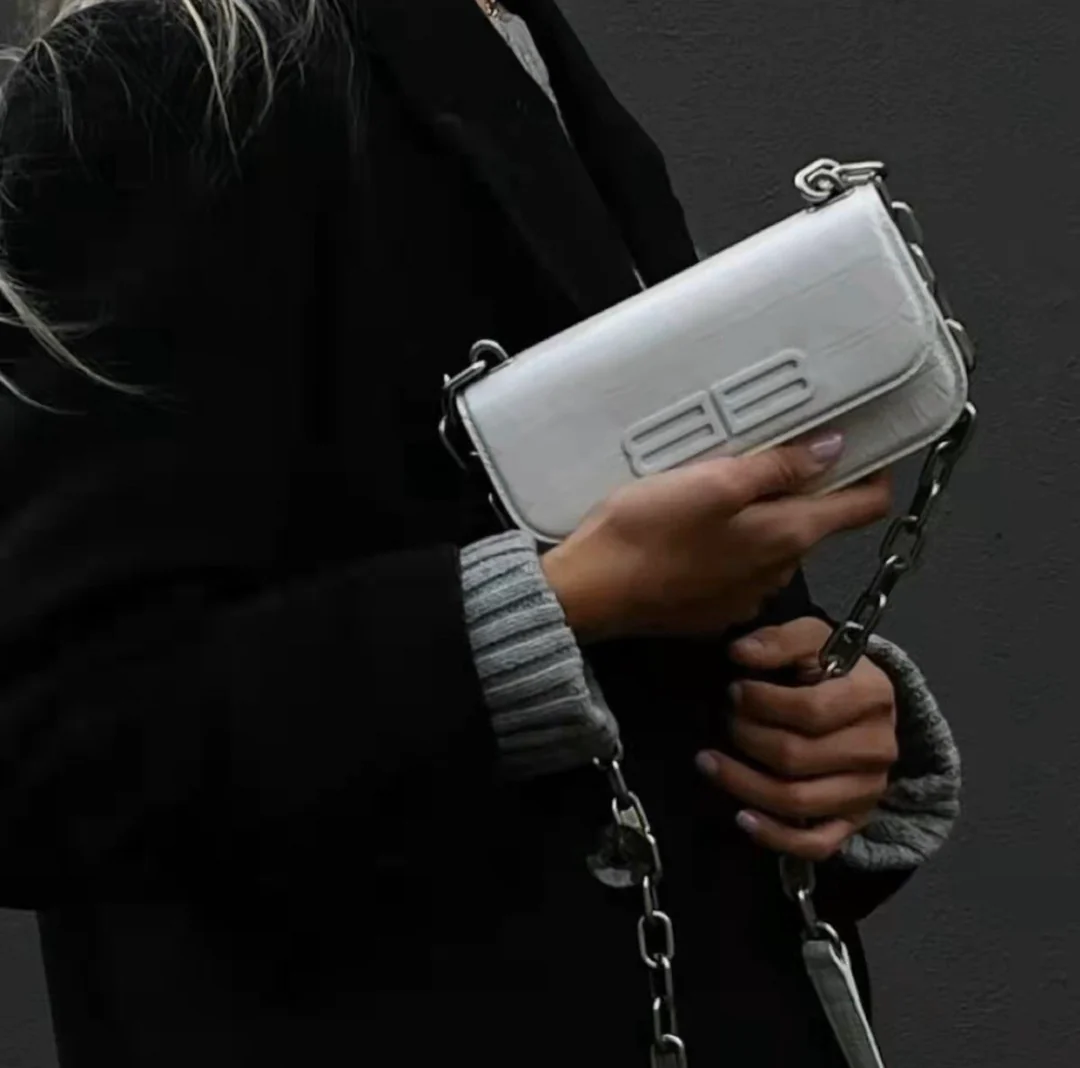 Сумка Balenciaga Gossip Bag - сумка через плечо - идеи для образа