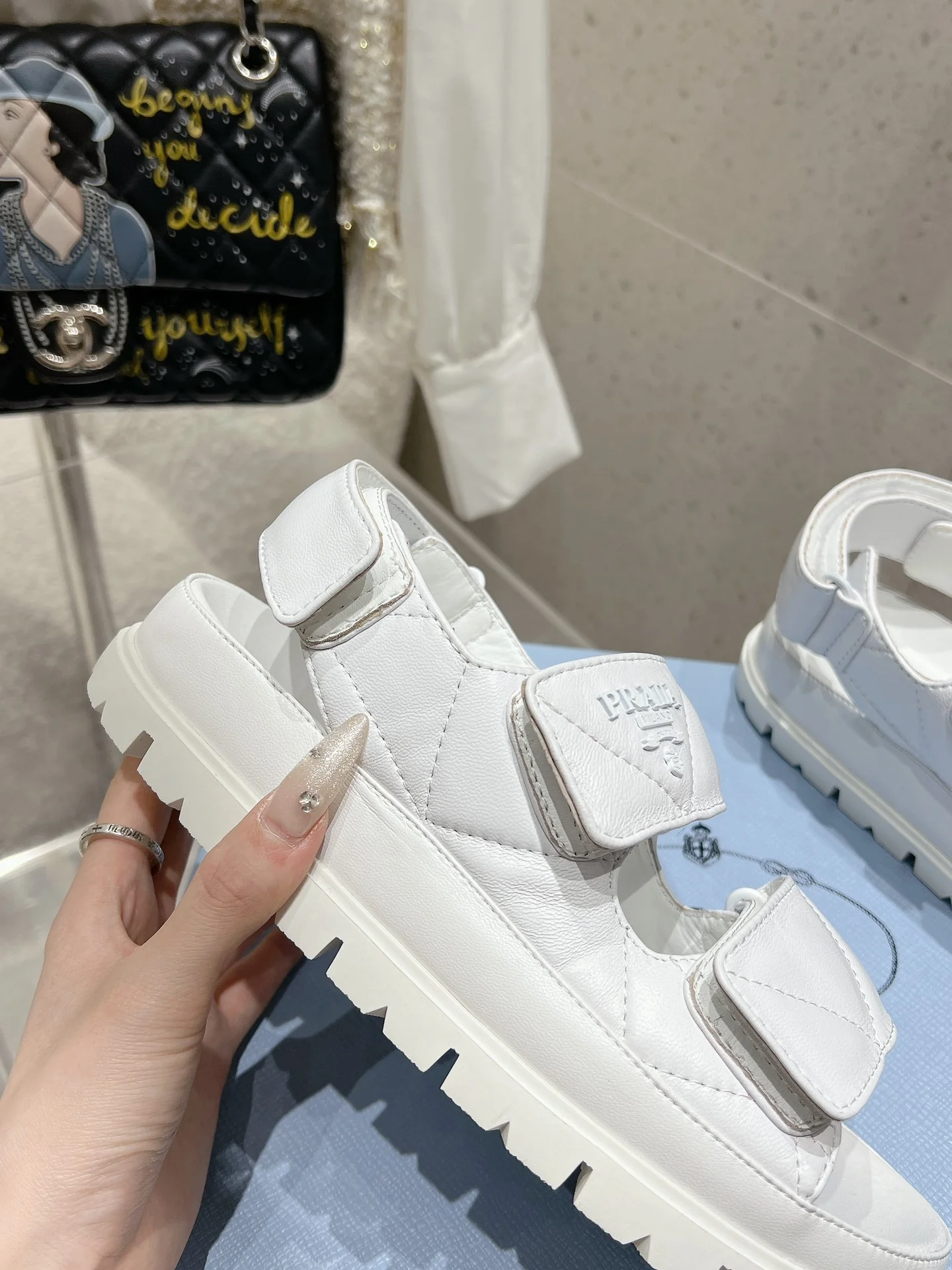 Сандалии Prada 2024 на платформе с застежкой-липучкой - желтые