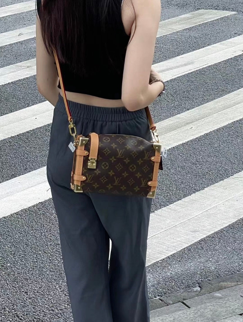 m46358-LV-side-trunk-mm-handbag/crossbody bag