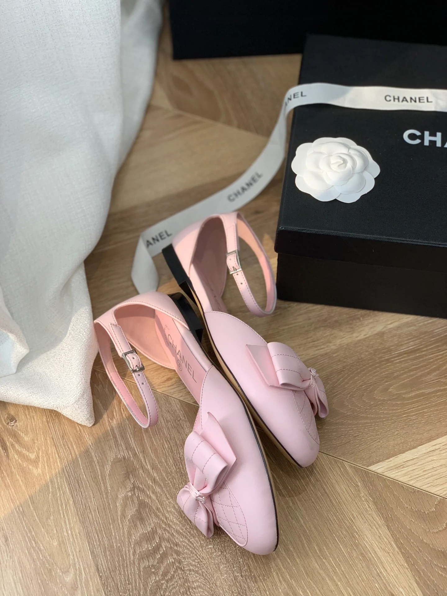 Chanel - Сандалии с закрытым носком - Балетки