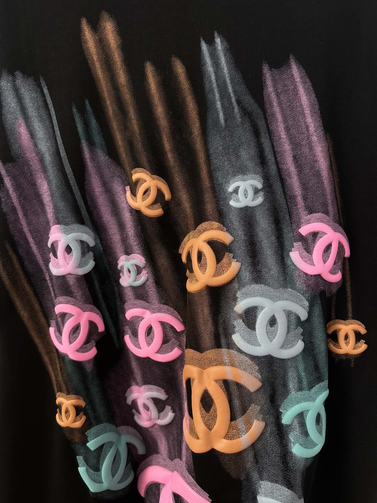 Новая футболка Chanel весна/лето 2024 с винтажным принтом 