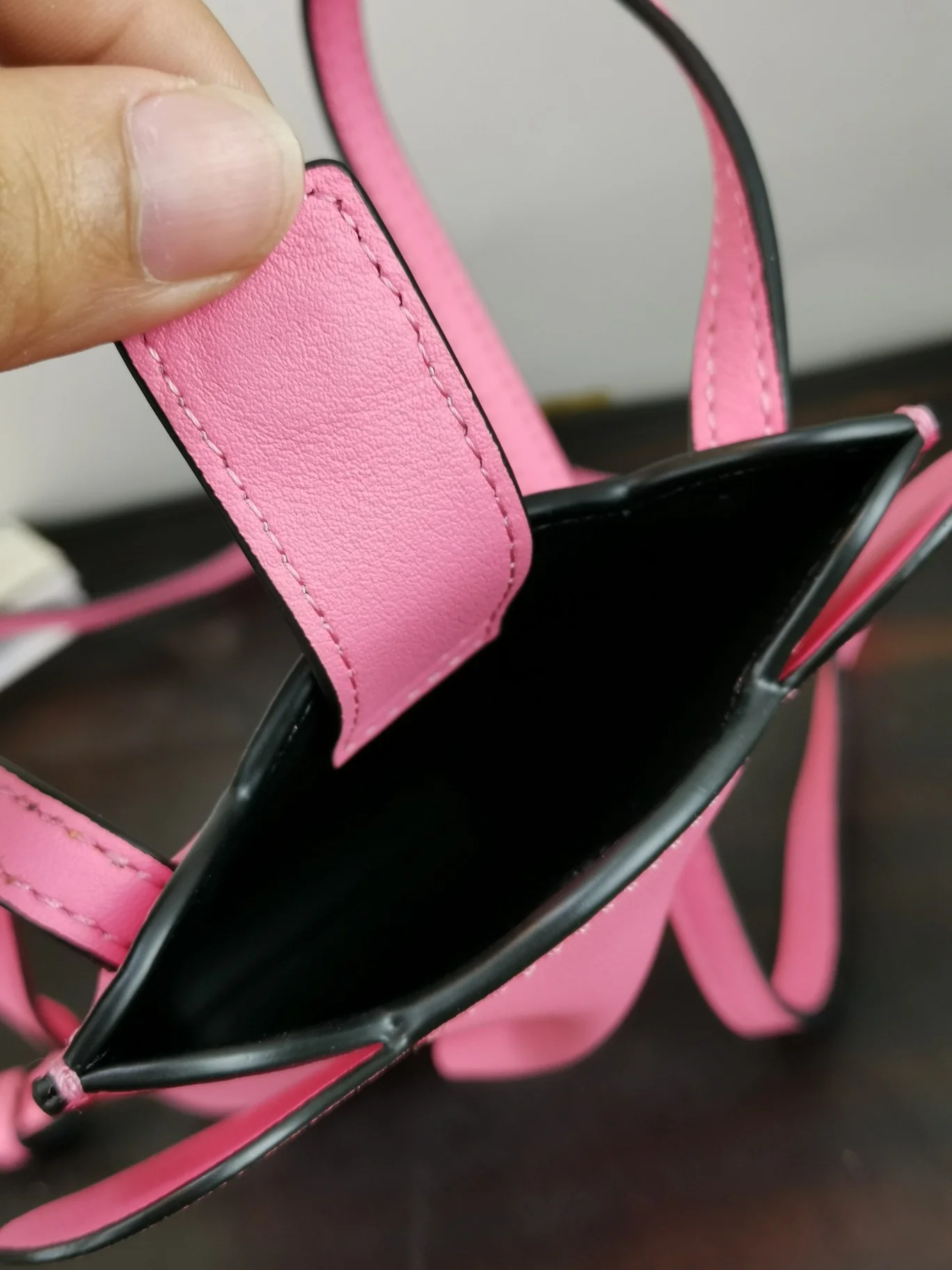 Loewe - Сумка для телефона New Elephant - Розовая