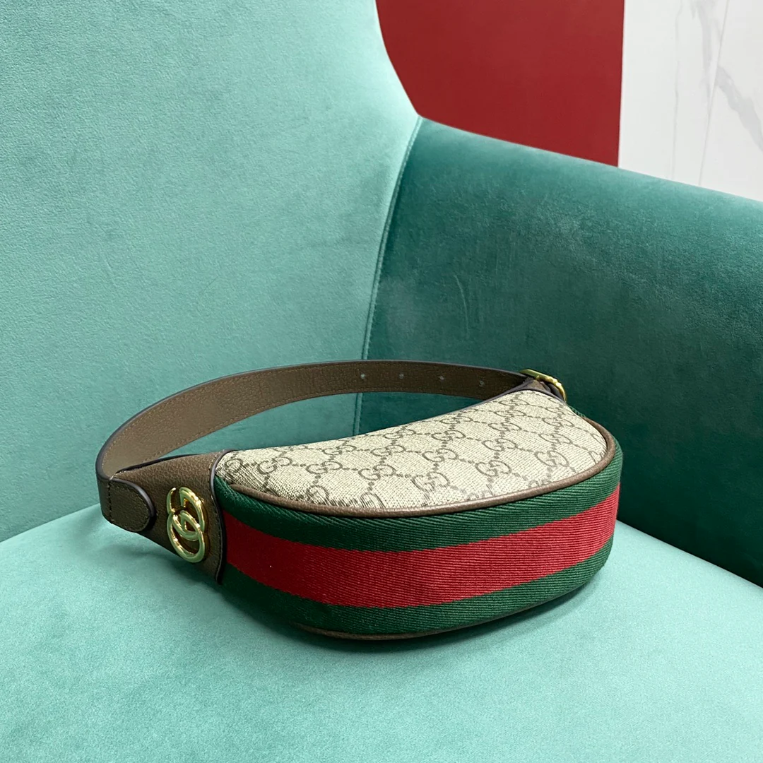 Сумка-подмышка Gucci из серии ?Офидия?