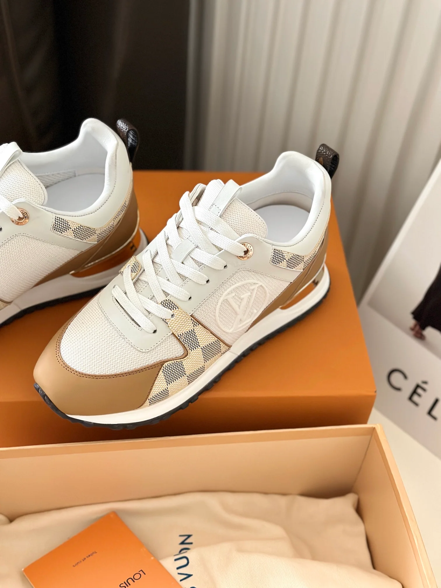 Кроссовки LV Runaway - серия Milk Tea Brown - модель 4