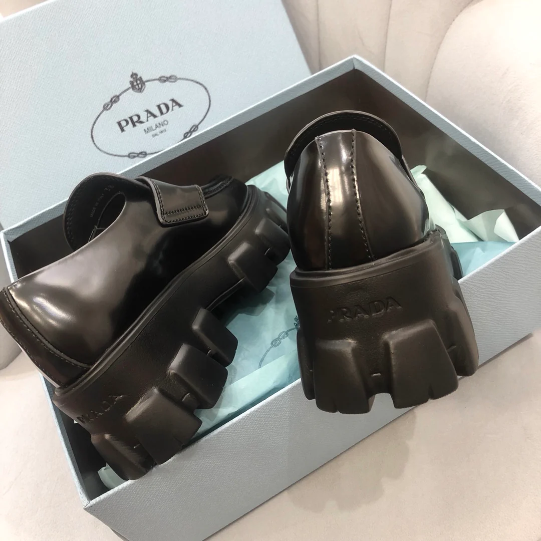 Обувь Prada - Prada Monolith - классические лоферы с квадратным носком