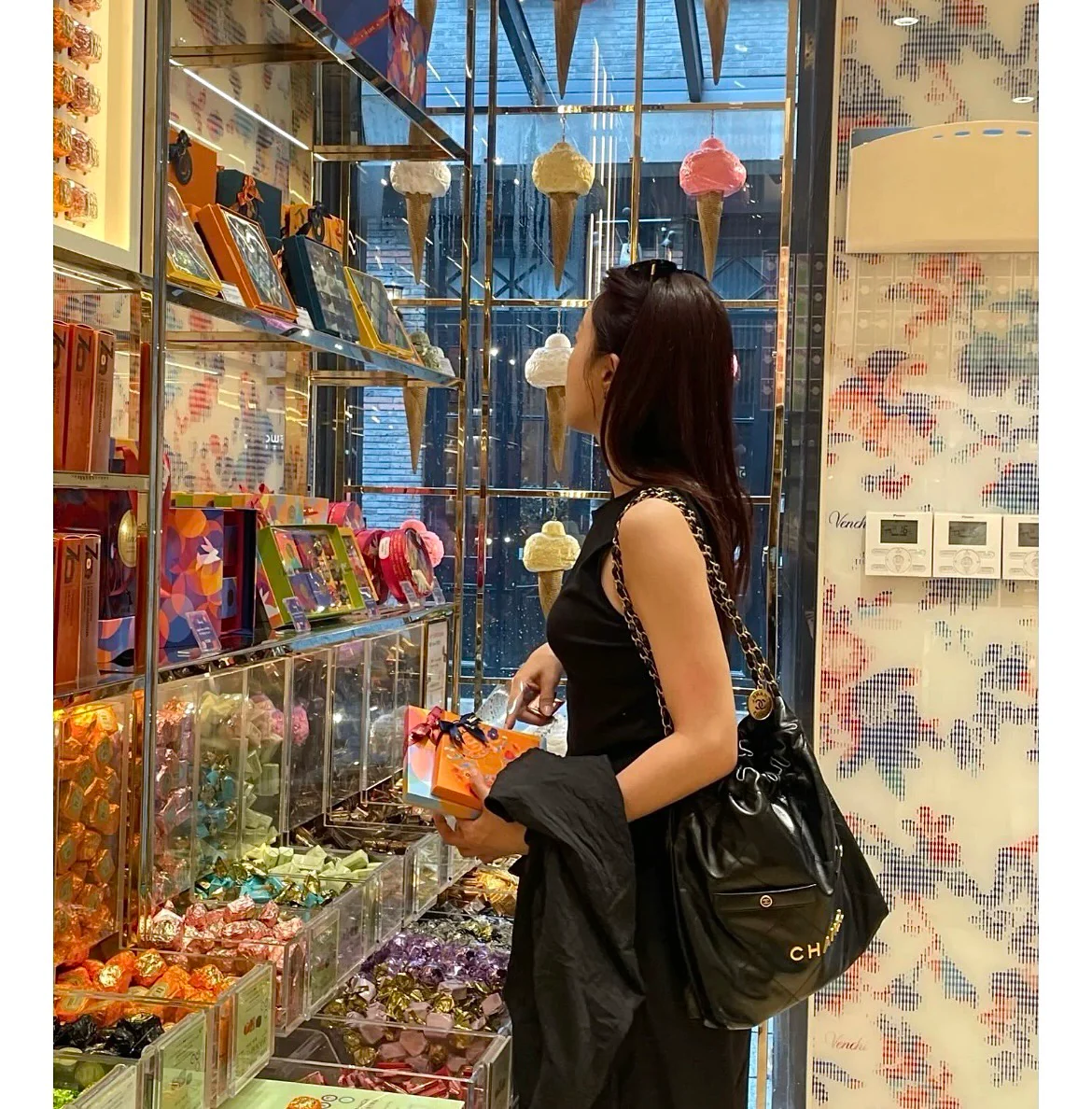 Мусорный мешок Chanel 22bag с двумя отделениями - черный