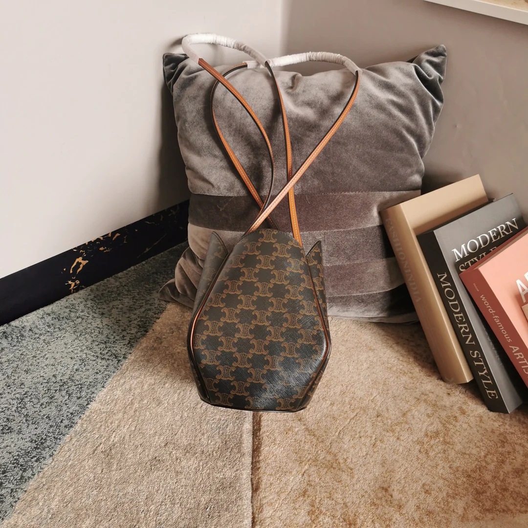 Сумка Celine Monogram Lantern Bag - желто-коричневая