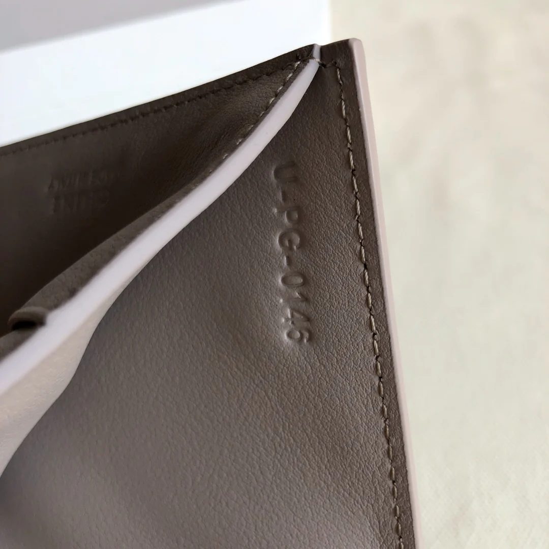 Короткий трехсекционный кошелек Celine - темно-серый с узором 