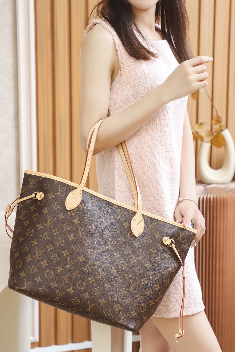 m40995-LV-Классическая сумка Neverfull с монограммой Classic Monogram