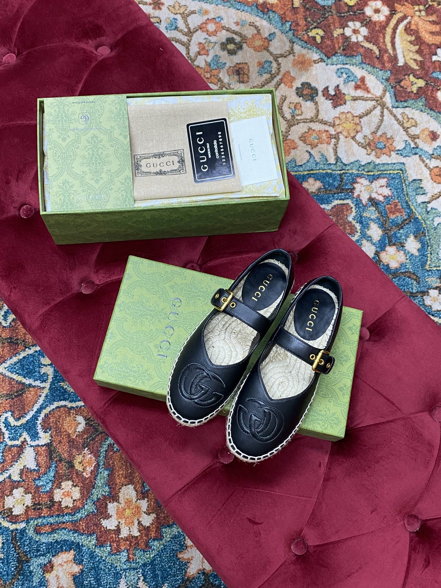 Весенняя коллекция Gucci 2022 — Рыбацкие туфли ?Радуга?