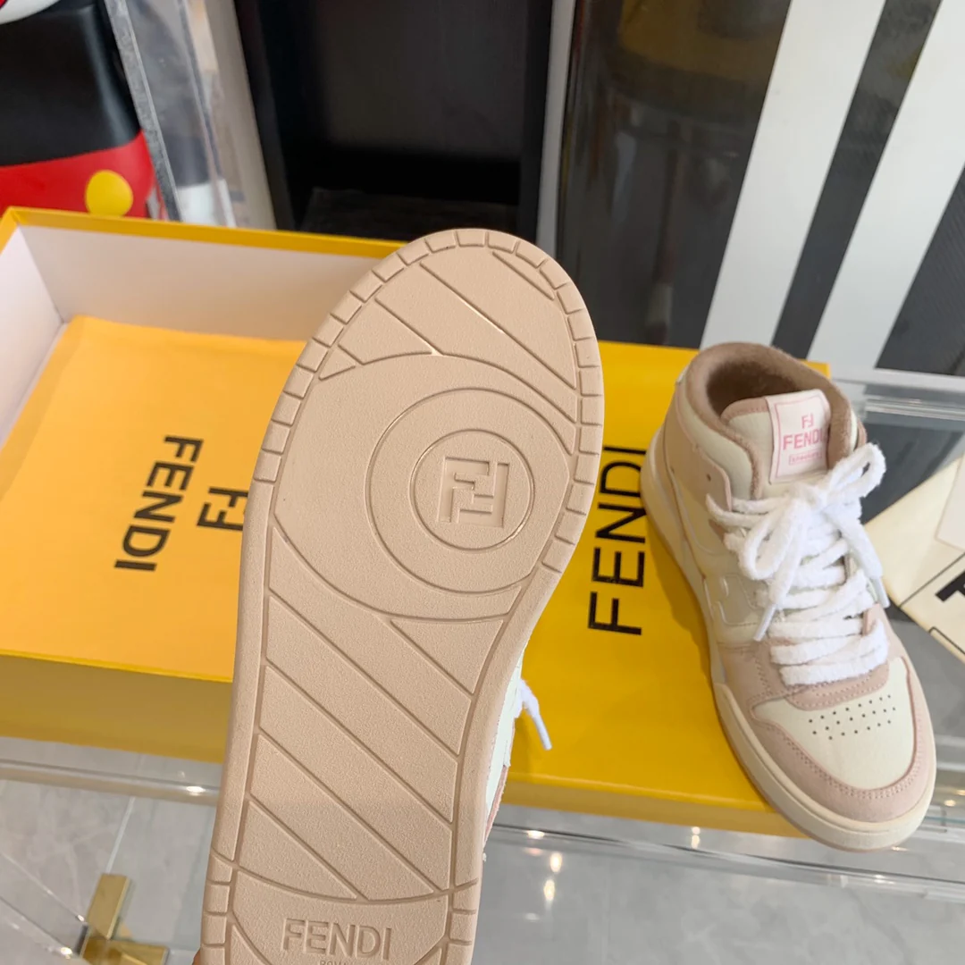 Новинка Fendi 2022 года - Низкие кроссовки - Повседневная обувь